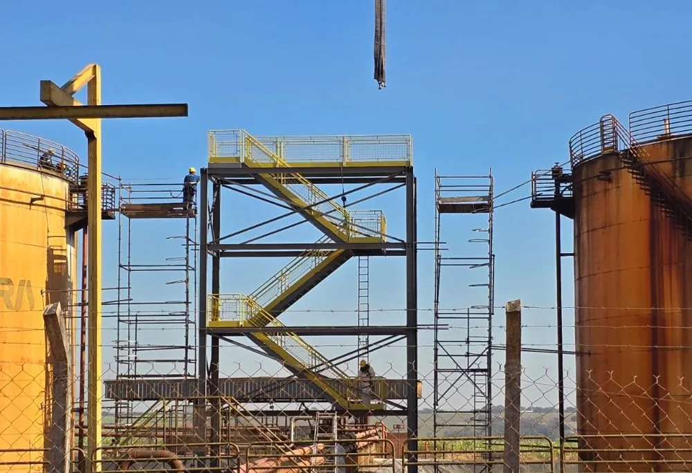 Montagem Industrial de Equipamentos de Grande Porte: Planejamento e Execução